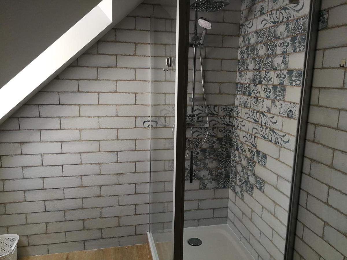 Trojmiasto Nad Jeziorem Dom -Echochata Kamień Eksteriør bilde